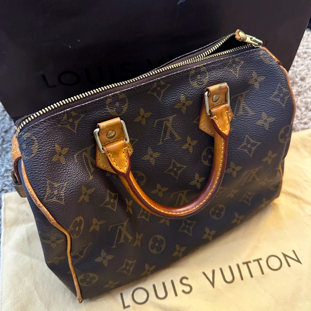Authentic Louis Vuitton Monogram Speedy 25